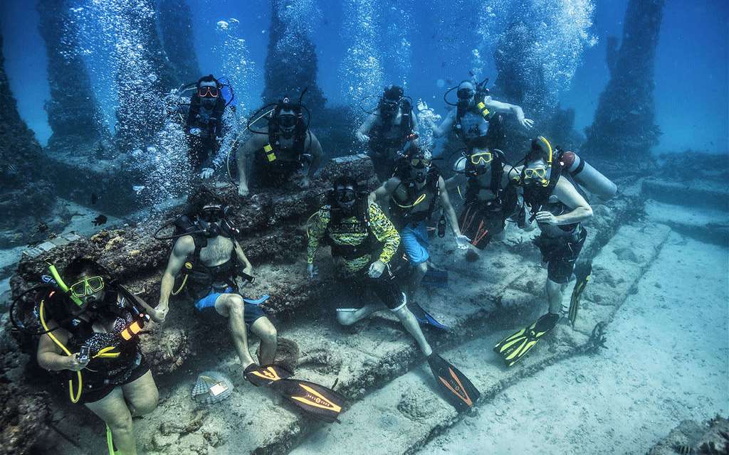 Neptune Memorial Reef Makam Bawah Laut