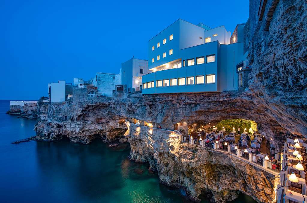 Restoran Grotta Palazzese Italia