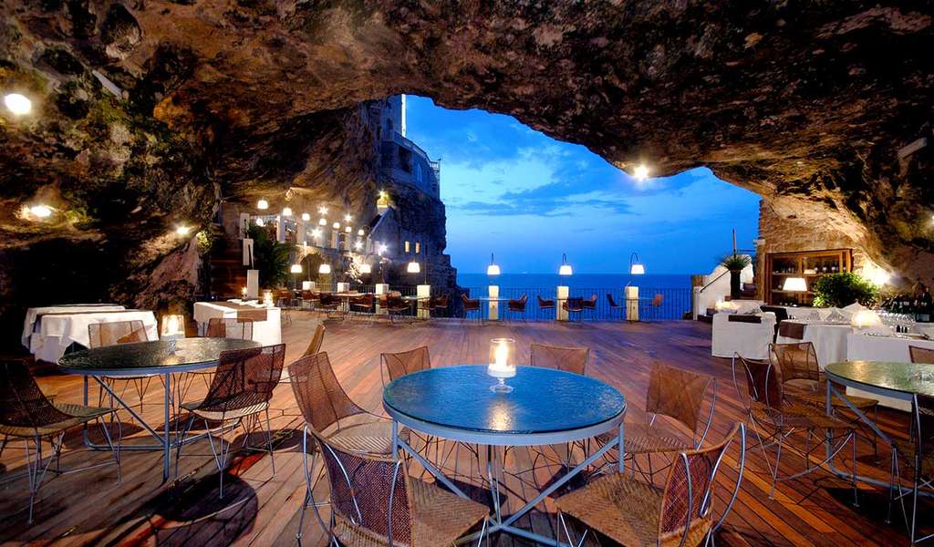 Restoran Grotta Palazzese Italia