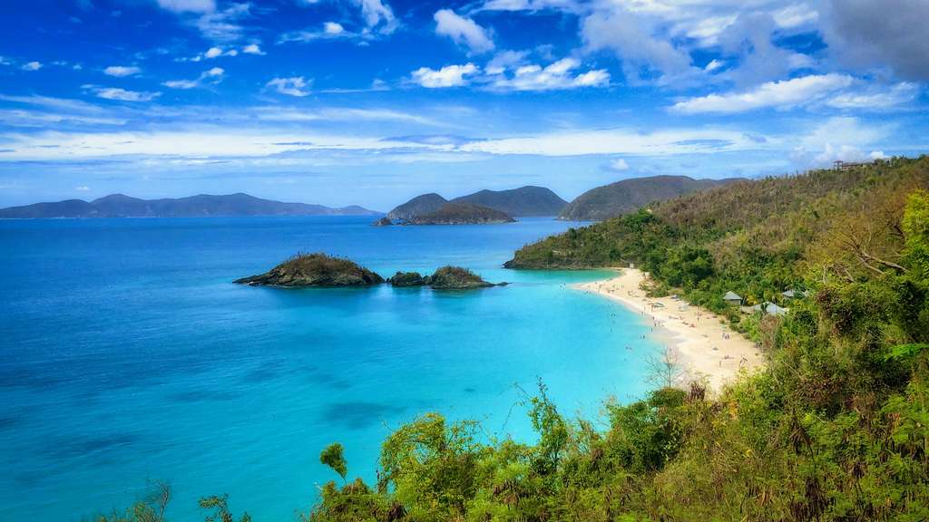 Ilustrasi Pantai Trunk Bay