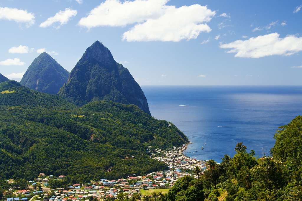 ilustrasi gunung pitons