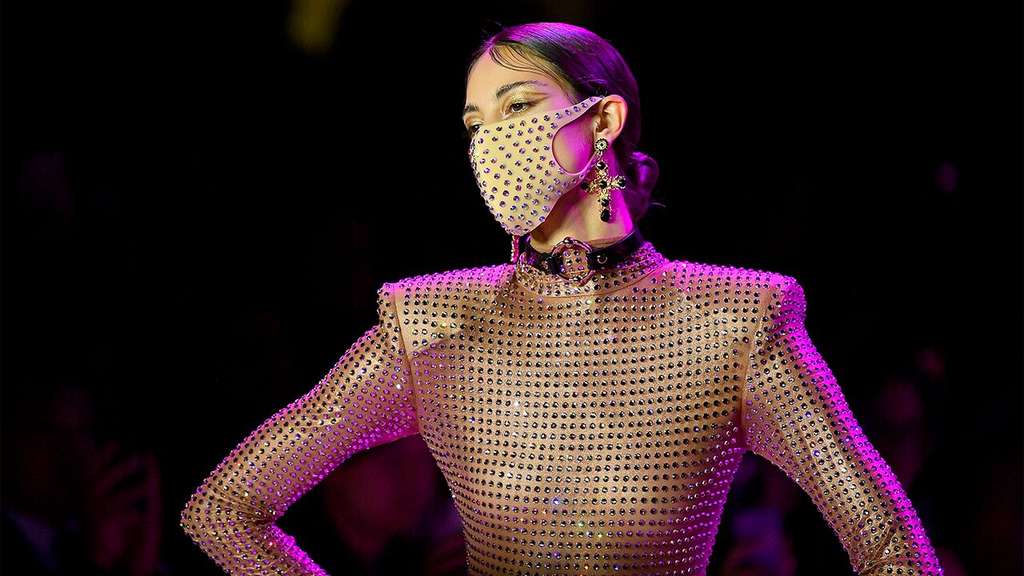 Ilustrasi Masker Wajah di NYFW 2020