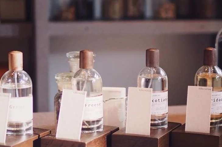 Ilustrasi Parfume Lokal