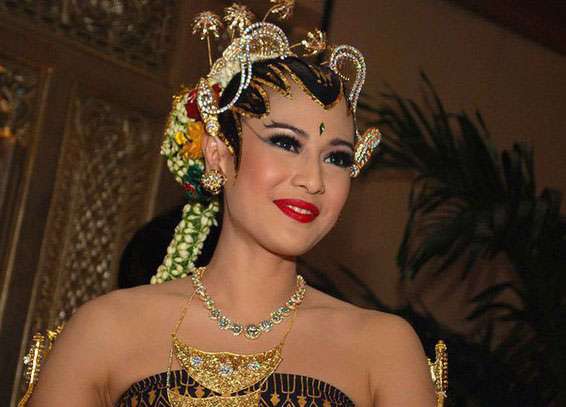 Dian Sastrowardoyo