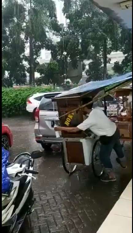 Pedagang Bakso Nakal