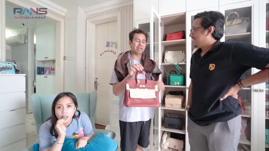 Raffi Ahmad Jual Tas ke Andre