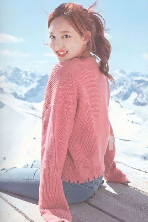 Ilustrasi Nayeon TWICE