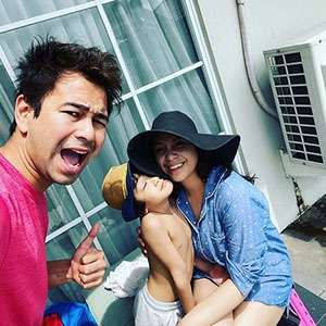 Raffi ahmad dan Nagita Slavina Berjemur