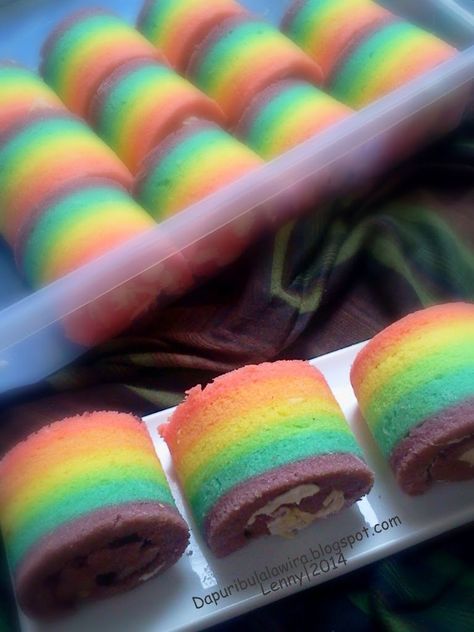 Ilustrasi Rainbow Cake Gulung