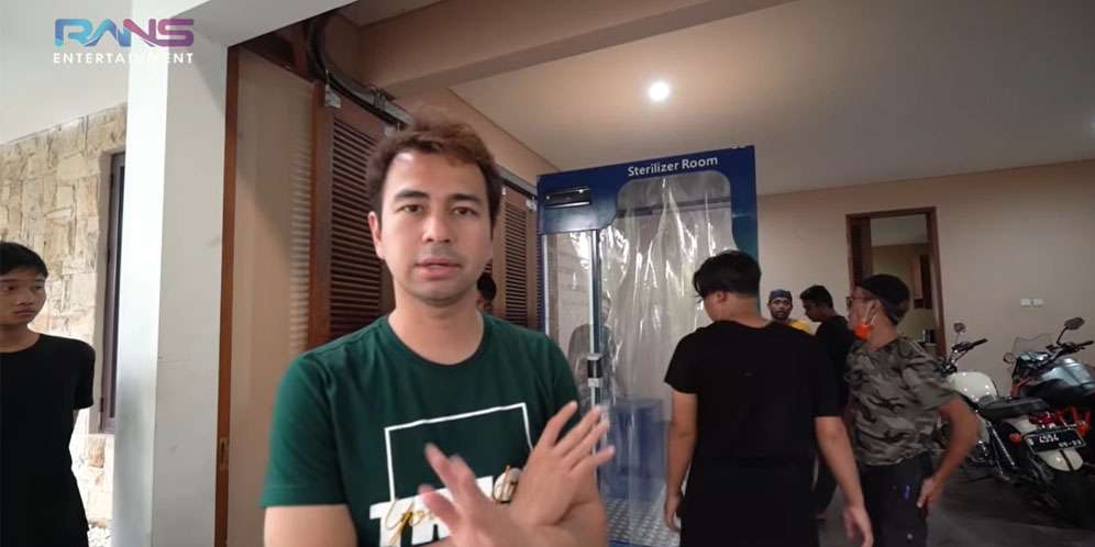 Raffi Ahmad Pasang Sterilizer Room