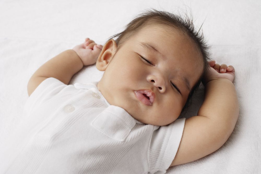 Ilustrasi Bayi Tidur Telentang