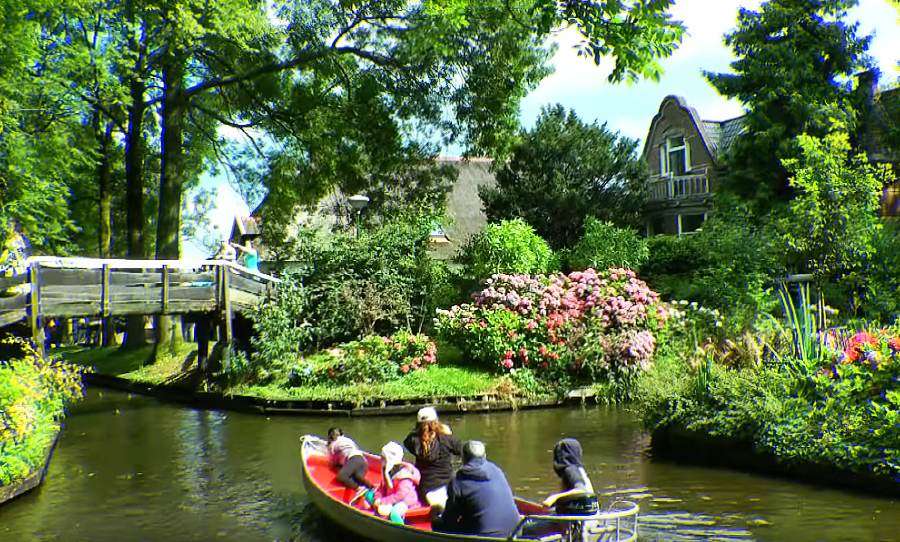 Desa Giethoorn Belanda