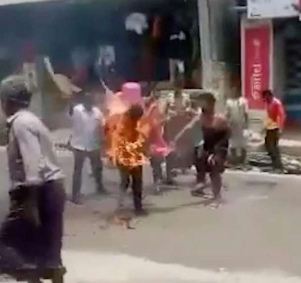 Pria nekat bakar diri di India