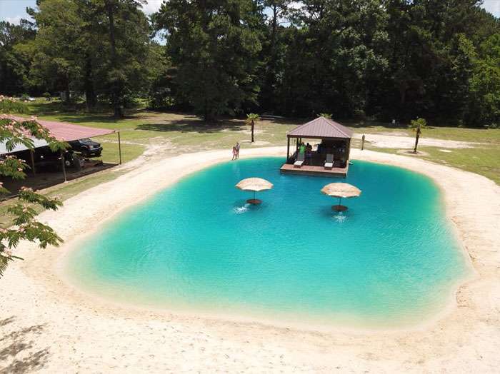 Desain Pantai di Halaman Belakang Rumah