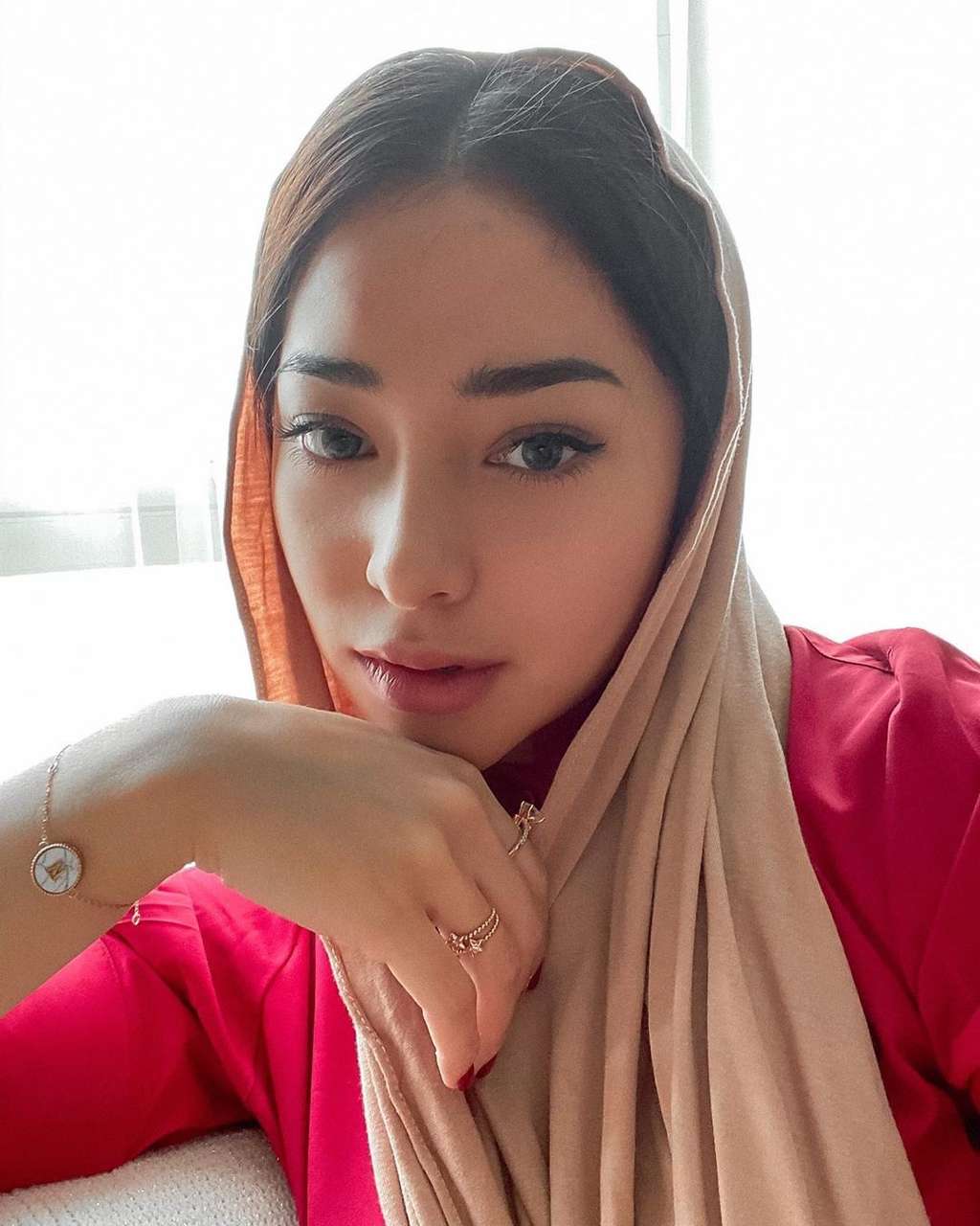 11 Potret Gaya Terbaru Nikita Willy yang Belajar Berhijab