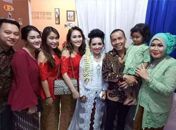 Keluarga Ayu Ting Ting