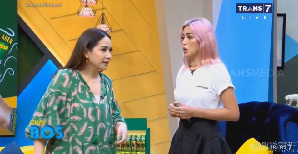 Nagita Slavina dan Jessica Iskandar dalam Okay Bos