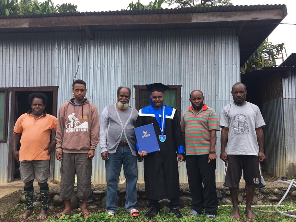 Pemuda Papua Jadi Wisudawan Terbaik