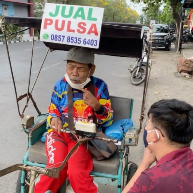 Kisah Kakek Saiful Penjual Pulsa Keliling Disabilitas