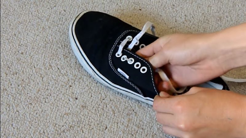 Cara Mengikat Tali Sepatu
