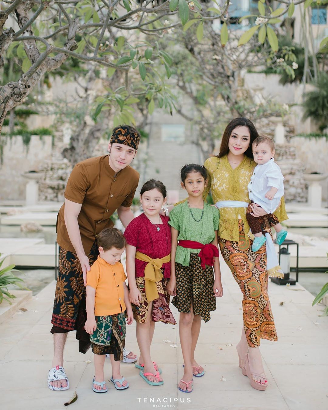 Potret Terbaru Keluarga Stefan William dan Celine Evangelista