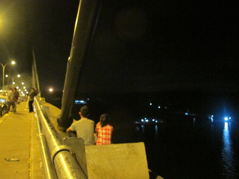 Pinggir Jembatan