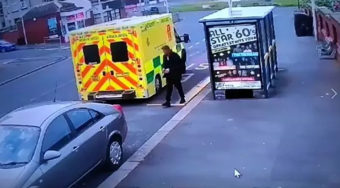 Pria ingin mencuri ambulans