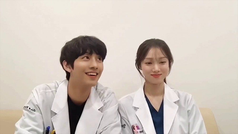 Ahn Hyo Seop dan Lee Sung Kyung (Dr. Romantic 2)