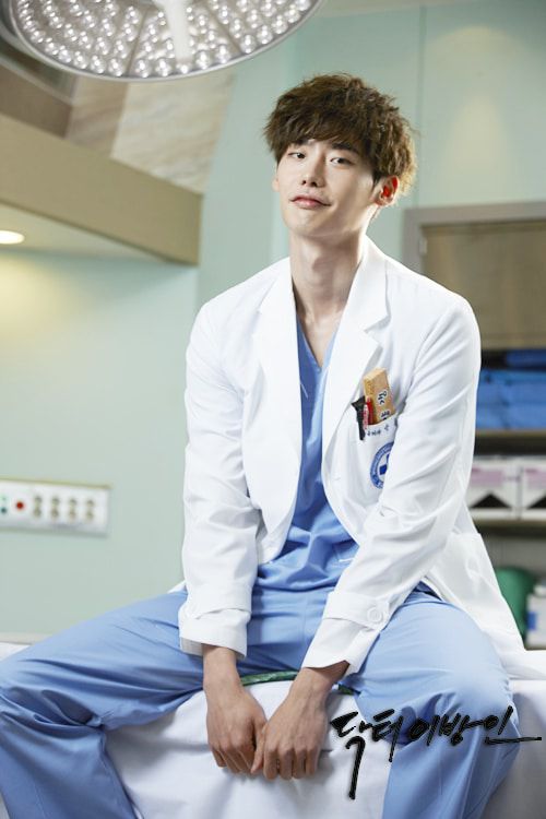 Lee Jong Suk di Drakor Doctor Stranger