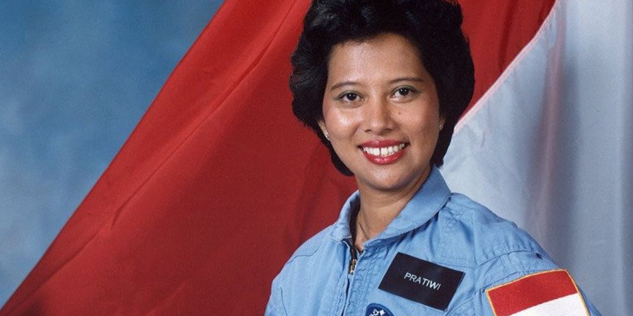 Pratiwi Sudarmono Astronot Wanita Indonesia Pertama