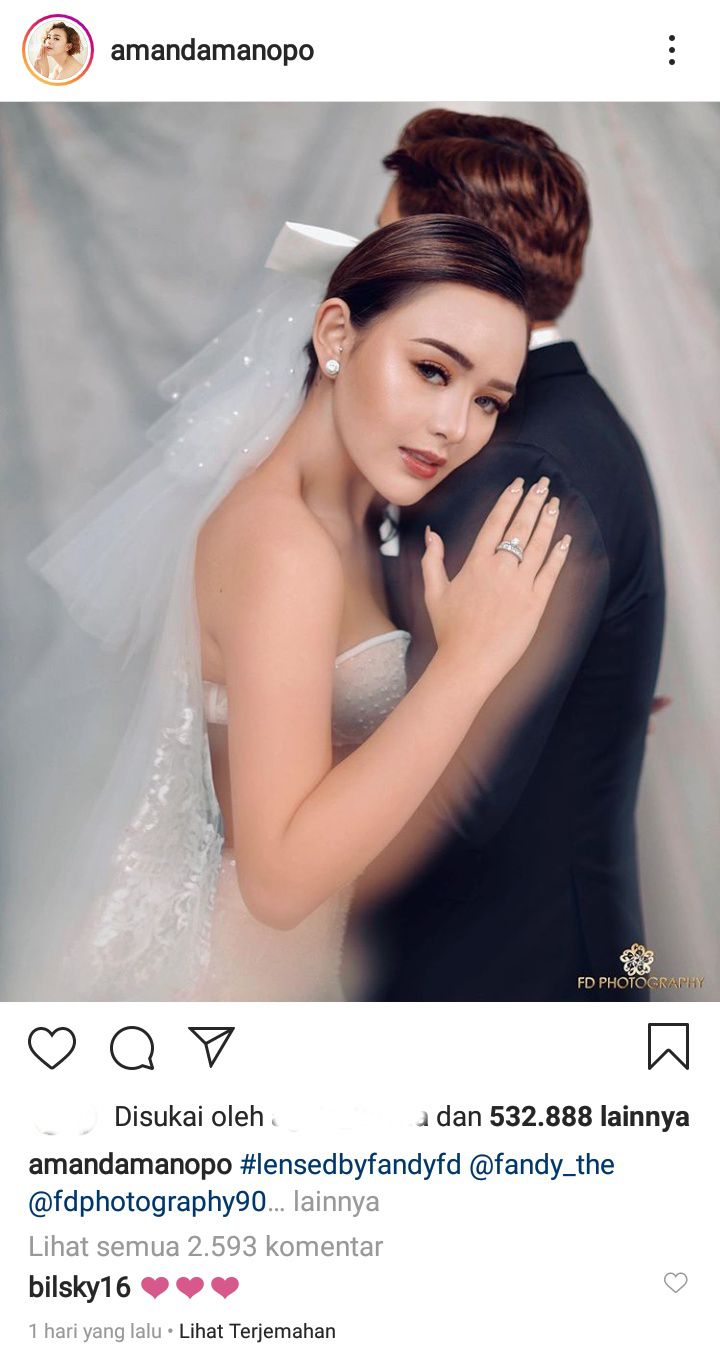 Potret Mesra Amanda Manopo dan Billy Syahputra dalam balutan baju pengantin