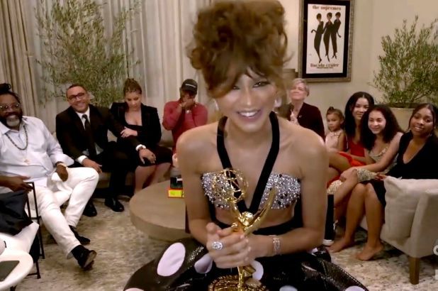 Zendaya Menang Emmy Awards 2020