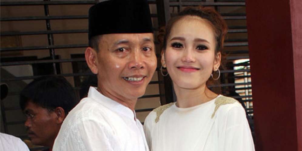 Ayu Ting Ting dan Ayah Rozak