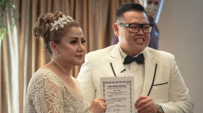 Pernikahan Reza Bukan