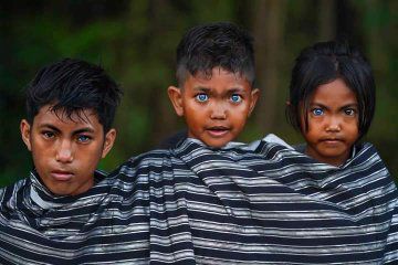 Suku Lingon masyarakat asli Indonesia bermata biru