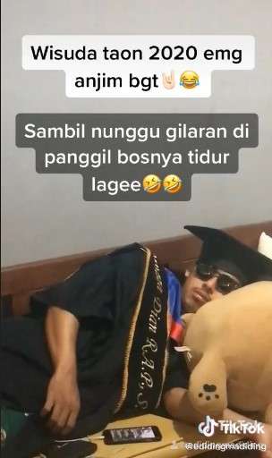 Wisuda Online Kocak