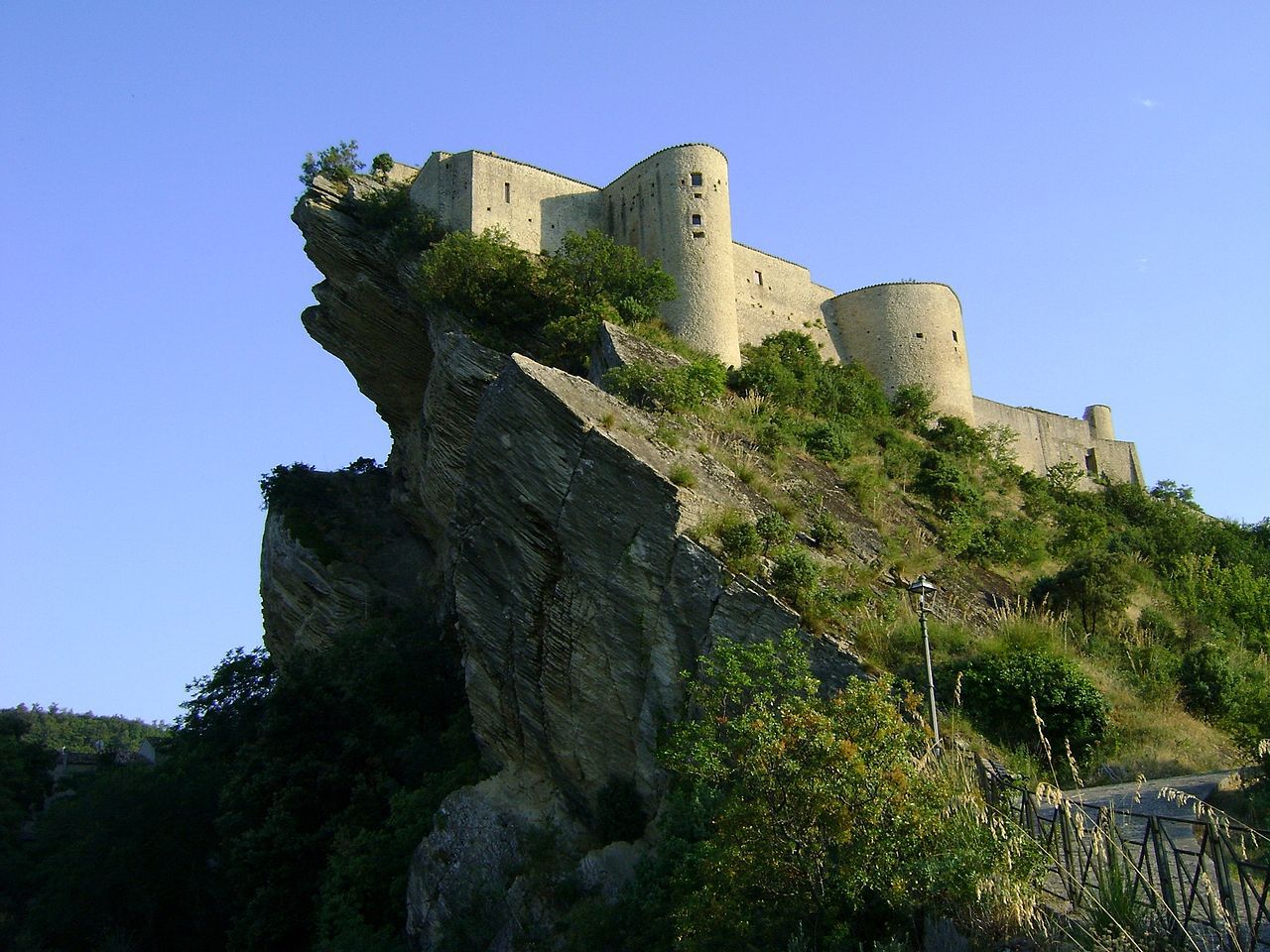 Kastil Roccascalegna