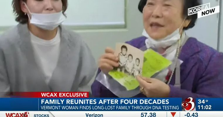 Wanita bertemu lagi dengan keluarga kandung setelah terpisah 44 tahun