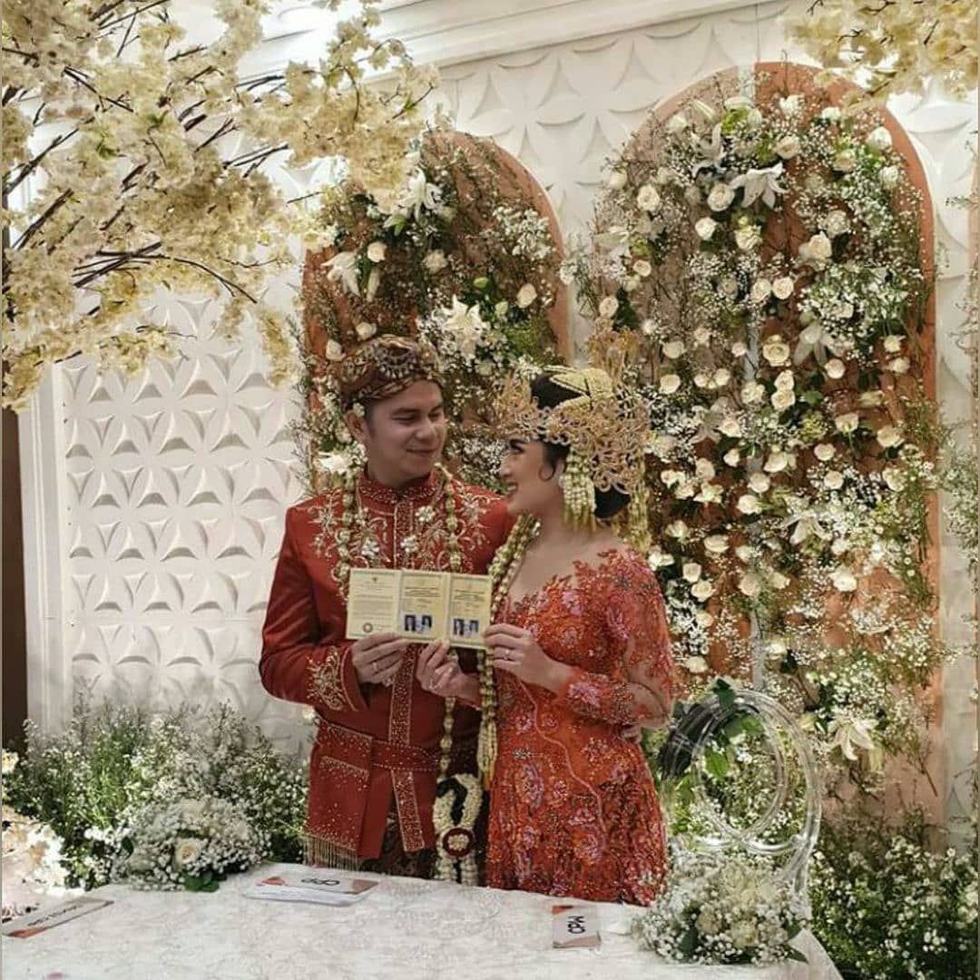 Handika Pratama dan Rosiana Dewi