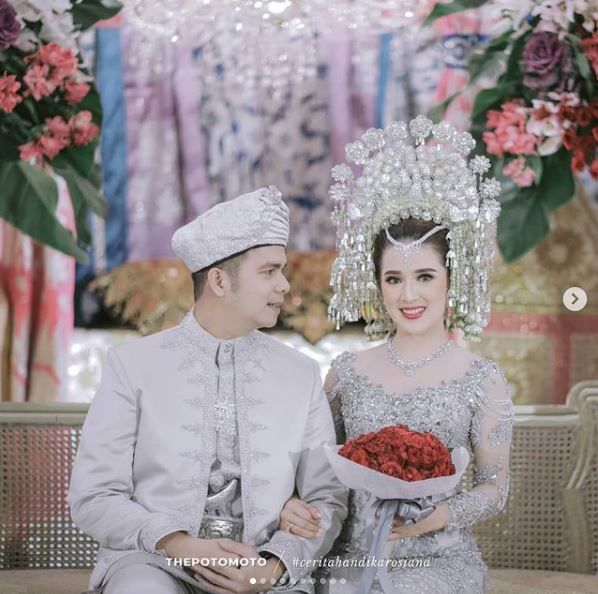 Pernikahan Handika Pratama dan Rosiana Dewi