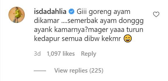 Komentar Iis Dahlia