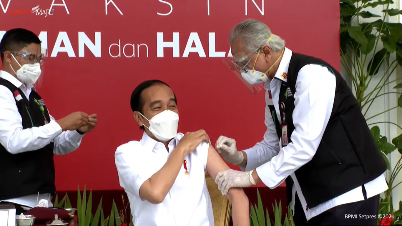 Pak Jokowi Disuntik Vaksin Covid-19