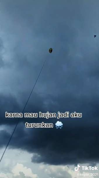 Layangan yang bikin satu kecamatan mati lampu