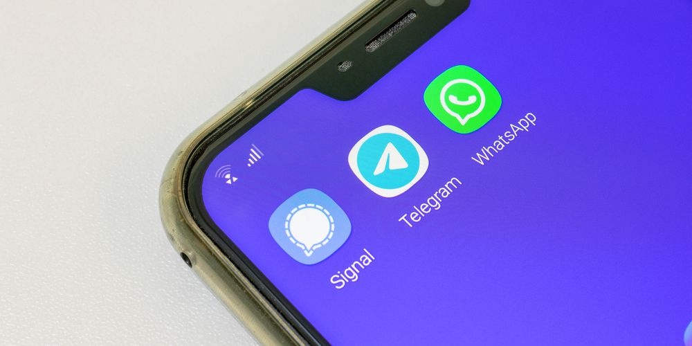 WhatsApp Telegram Signal