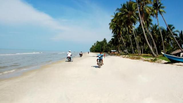 Wisata Riau - Pantai Selat Baru