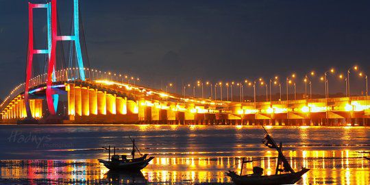 Wisata Malam Surabaya - Jembatan Suramadu