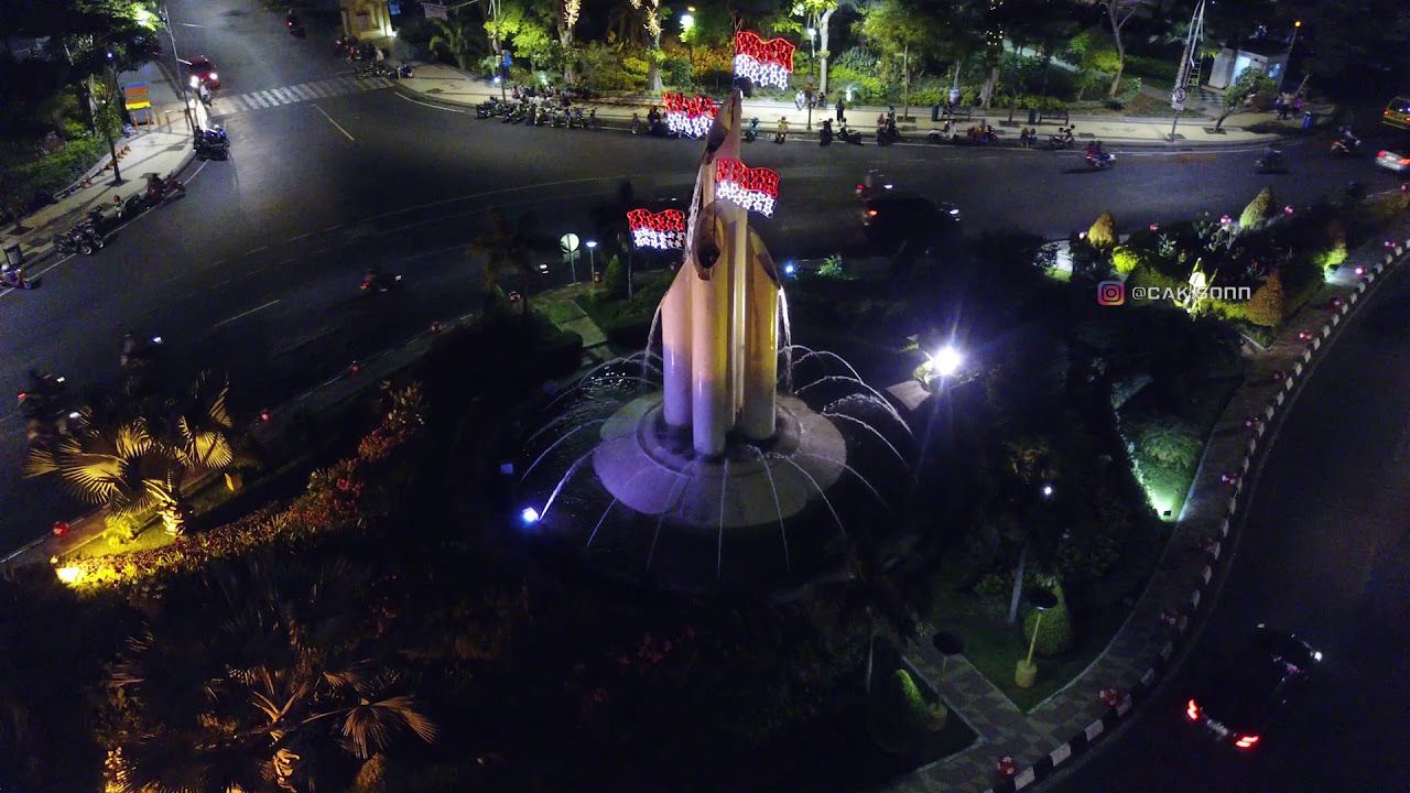 Wisata Malam Surabaya - Monumen Bambu Runcing