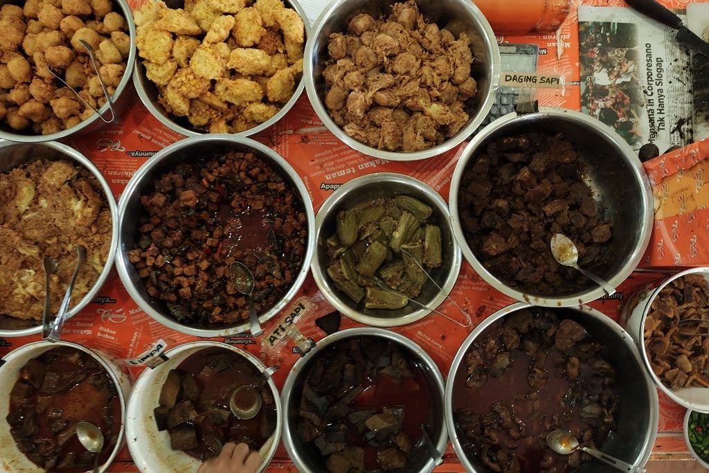 Wisata Kuliner Cirebon - Nasi Jamblang Bu Nur