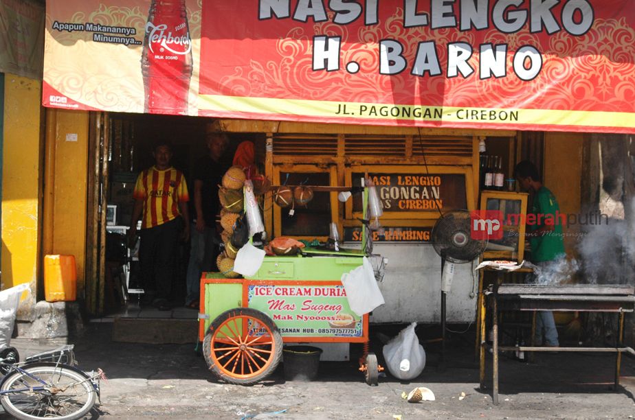 Wisata Kuliner Cirebon - Nasi Lengko Haji Barno
