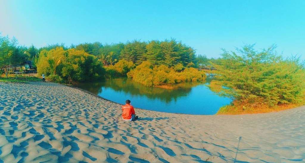 Pantai Kebumen - Pantai Laguna Kebumen